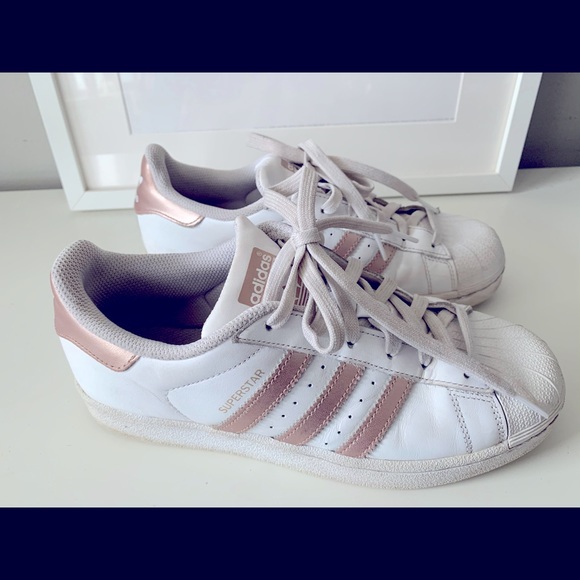 Adidas superstar runners women’s size 7 US